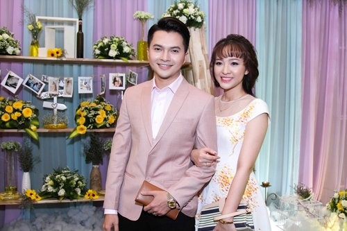 Nam Cuong va vo moi cuoi quan quyt chon dong nguoi-Hinh-3